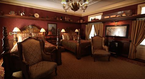 A Visit to 21 Royal, the Disneyland Dream Suite — .